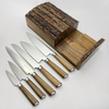 Design de style japonais avec manche en bois naturel.